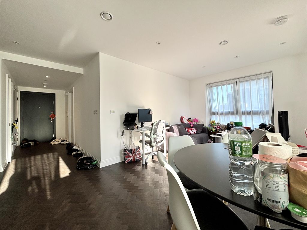 Property photo 2 of 27