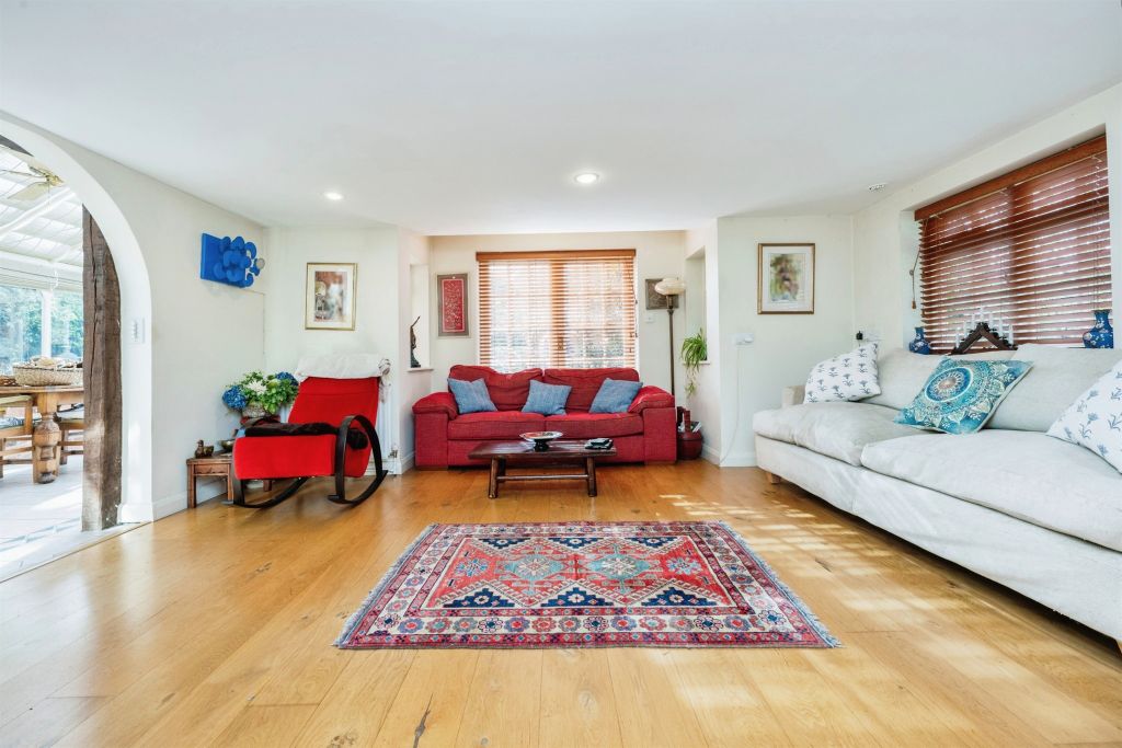 Property photo 2 of 27