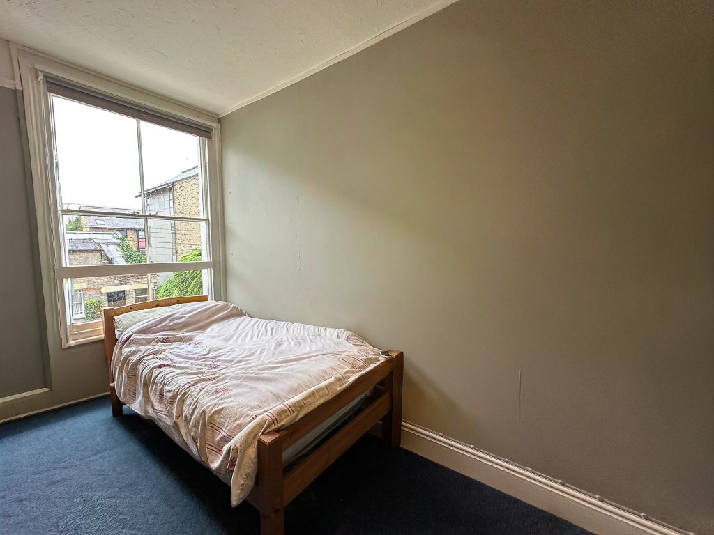 Property photo 2 of 12 Room