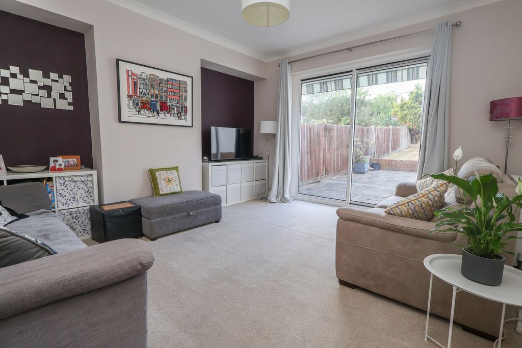 Property photo 2 of 17