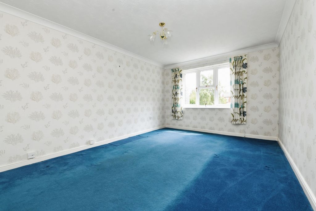 Property photo 3 of 16 Internal