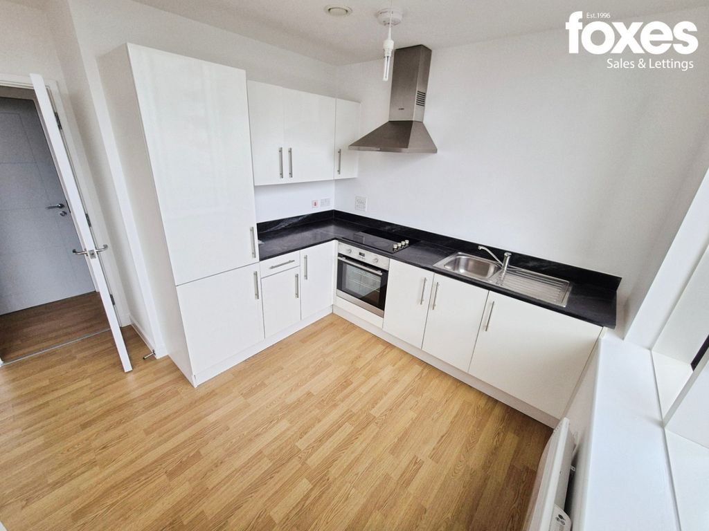 Property photo 3 of 9 4875862