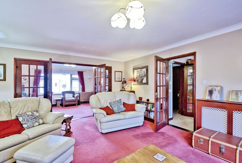 Property photo 2 of 28