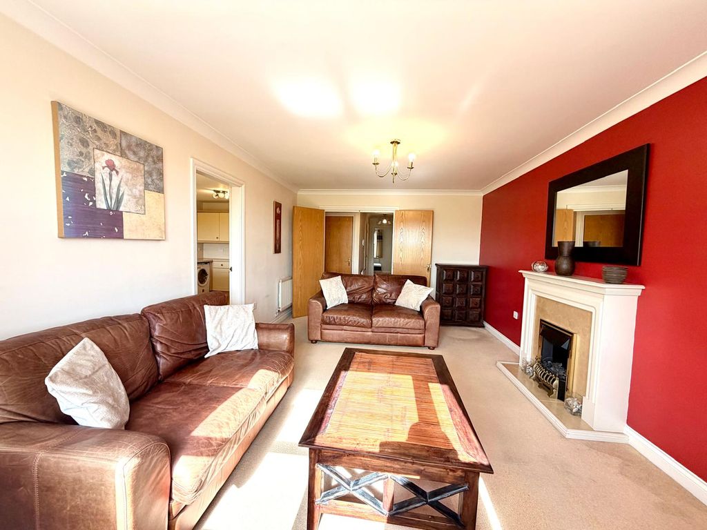 Property photo 2 of 19 Image
