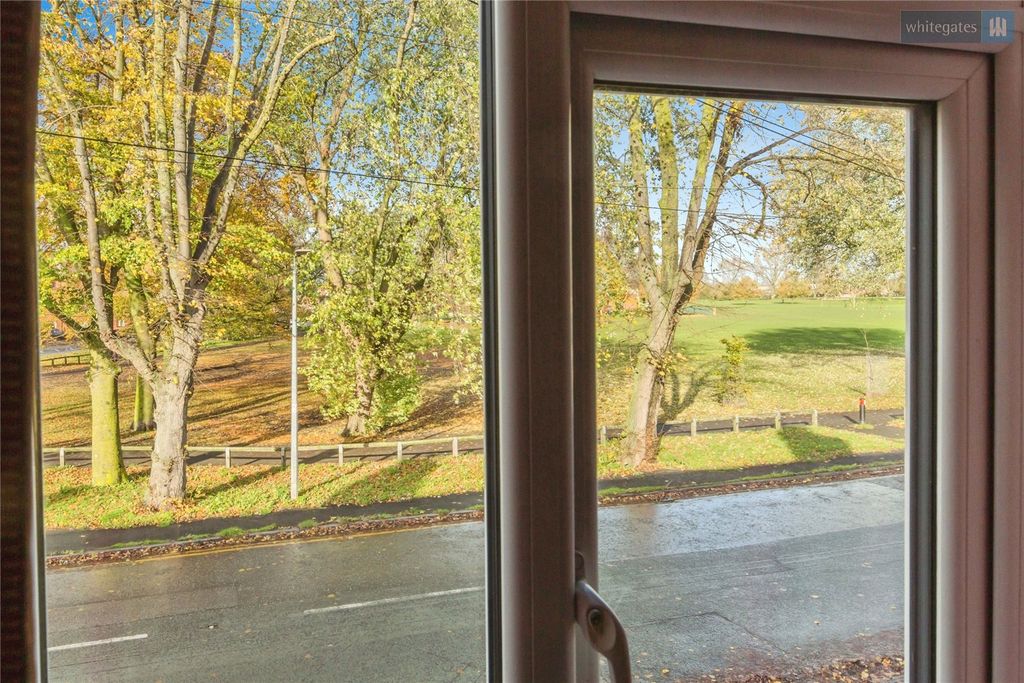 Property photo 2 of 24 Picture No. 13