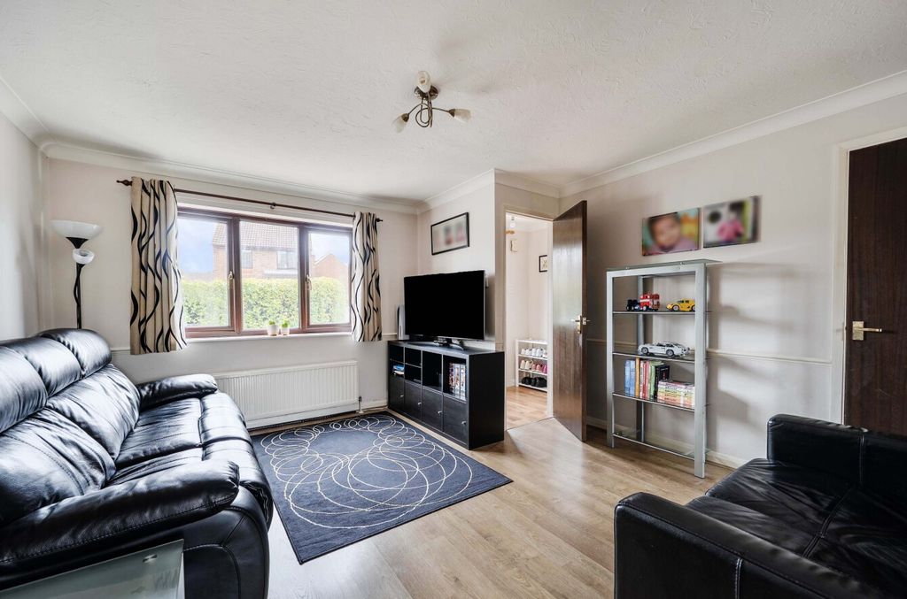 Property photo 3 of 14 1439983-27-69d8F8...