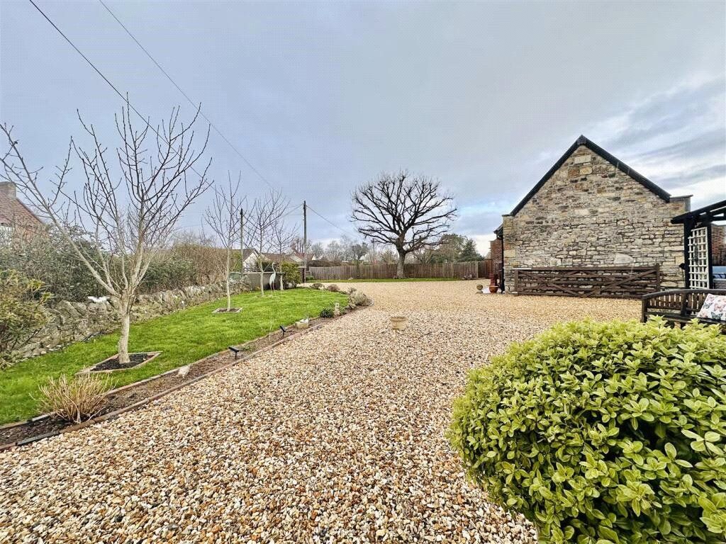 Property photo 3 of 21 Picture No. 39