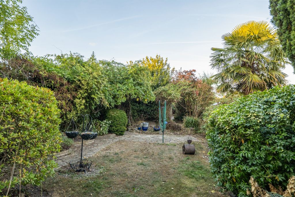 Property photo 2 of 13