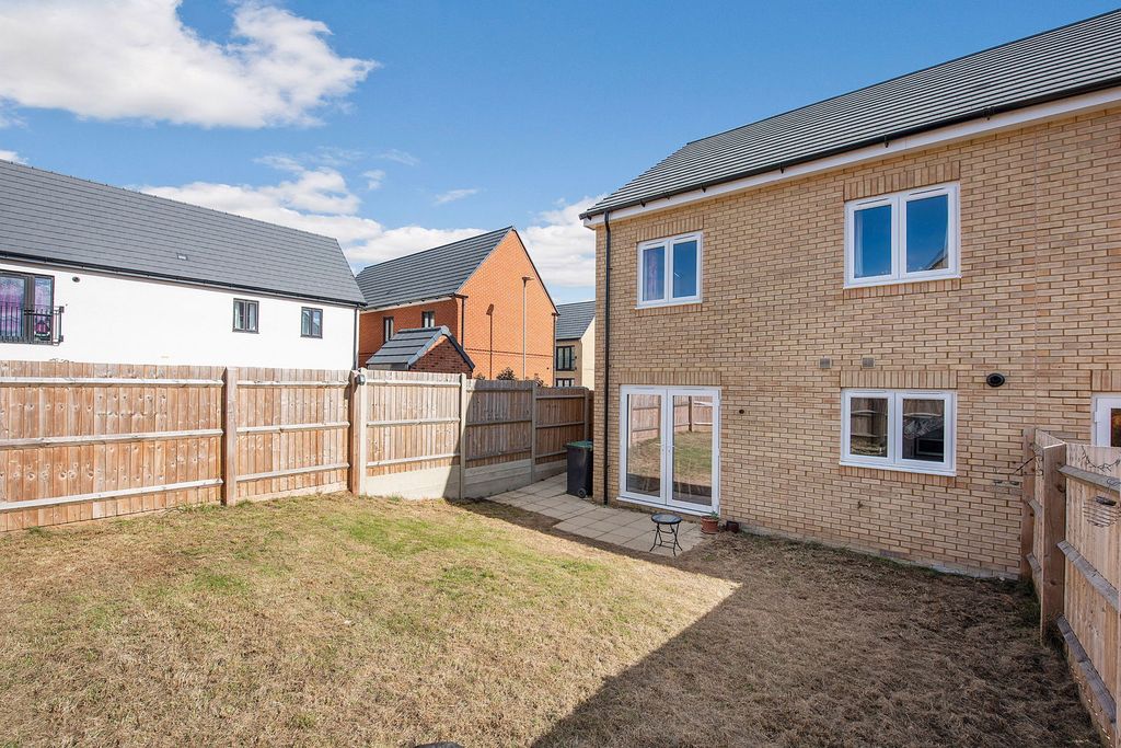 Property photo 3 of 24