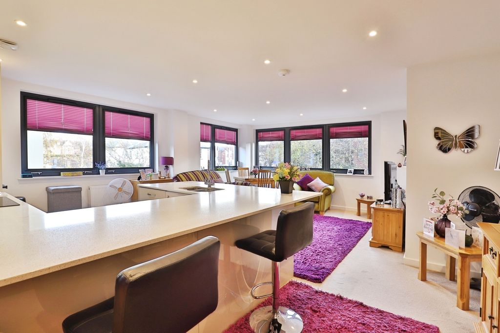 Property photo 3 of 17 Photo