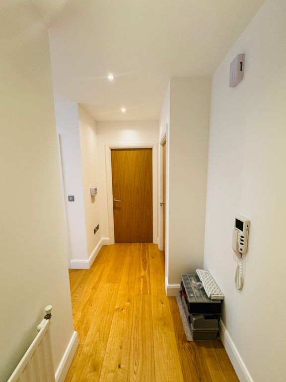 Property photo 2 of 16 Hallway