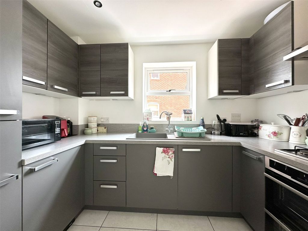 Property photo 2 of 14 Kitchen