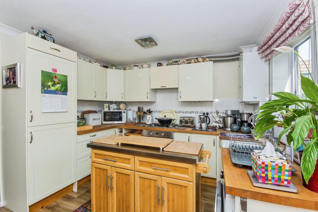 Property photo 2 of 17
