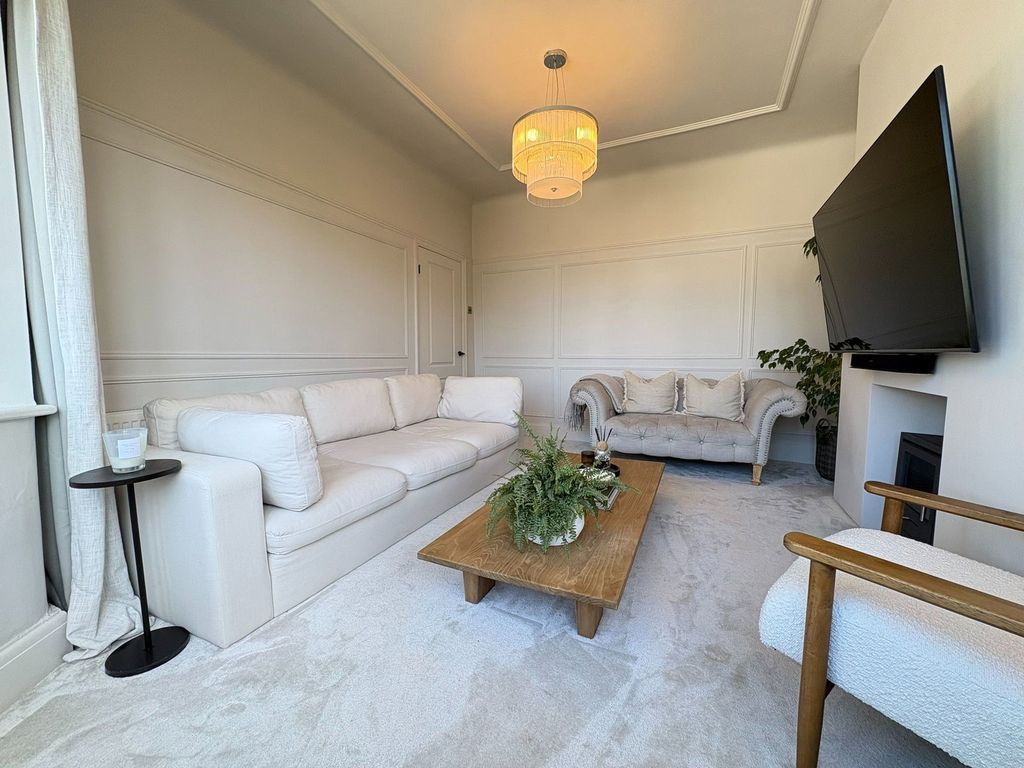 Property photo 2 of 46