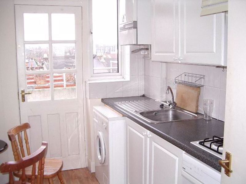 Property photo 2 of 11 Photo 4