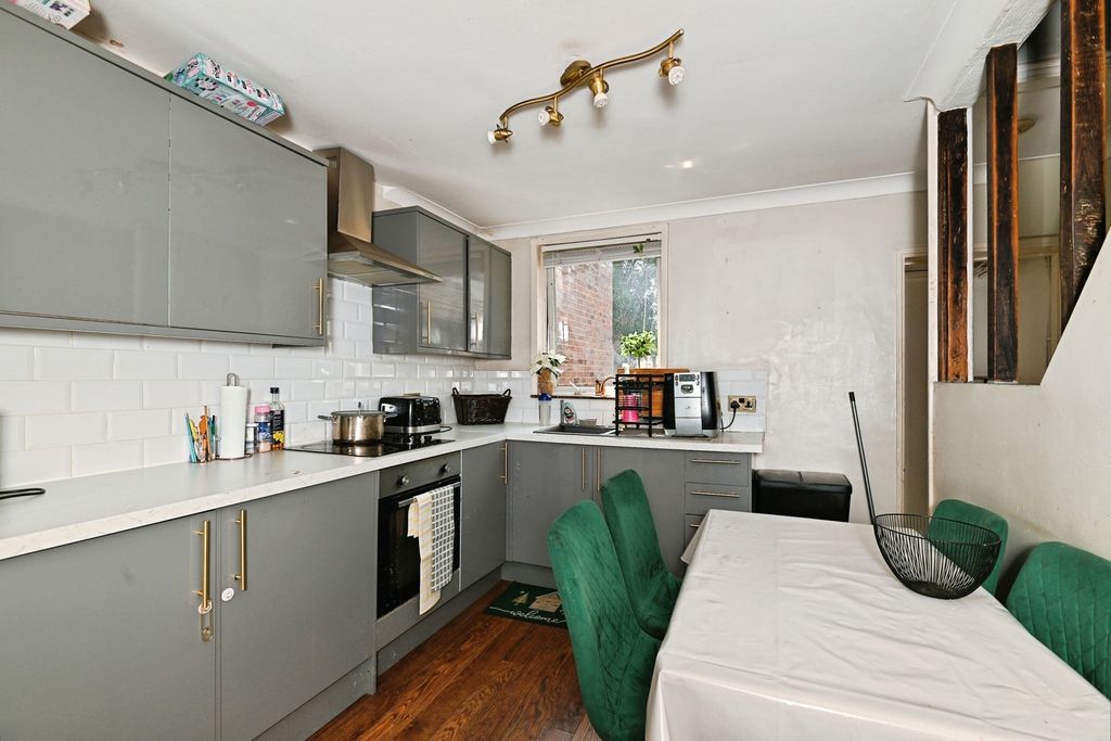 Property photo 3 of 12 Pbox-Img.Jpg