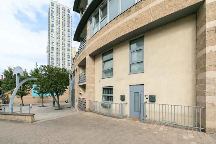 Property photo 1 of 6 External View