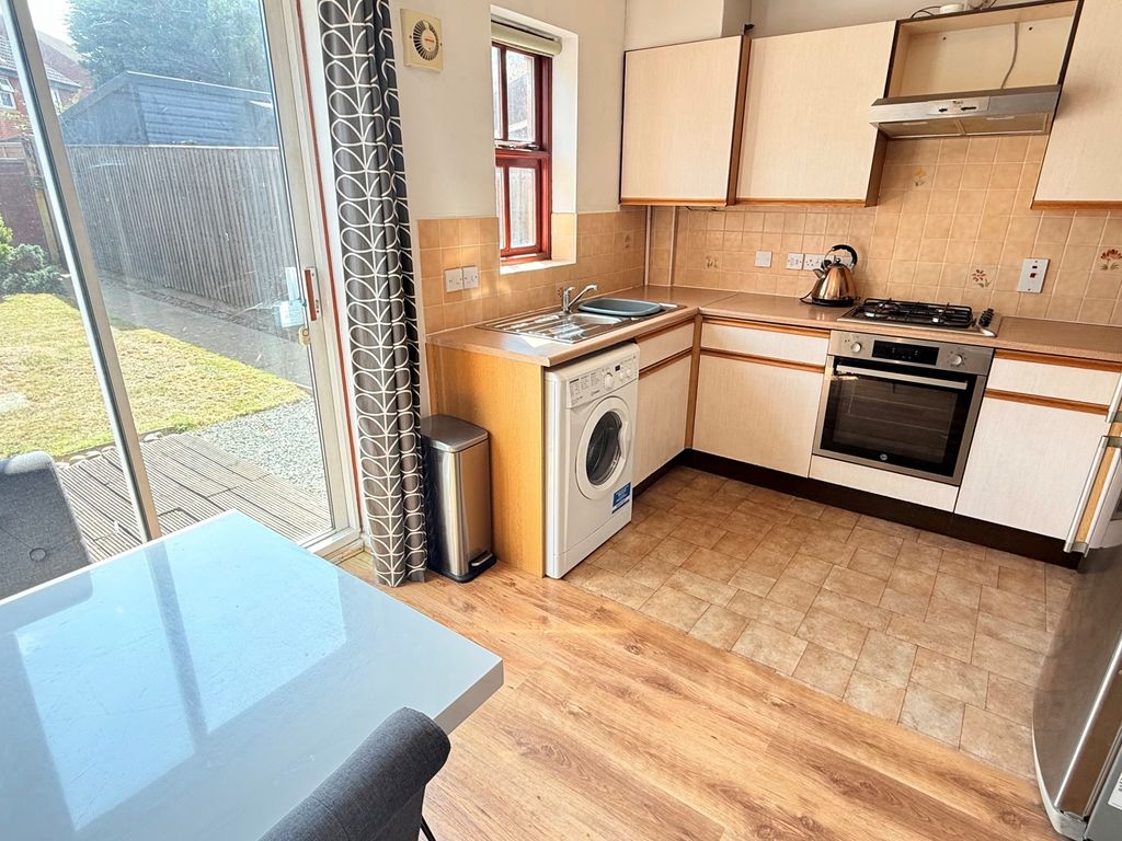Property photo 2 of 9 Kitchen