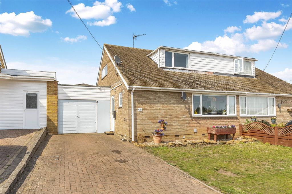 Property photo 1 of 14 9 Freemans Road, Bodicote-1.Jpg