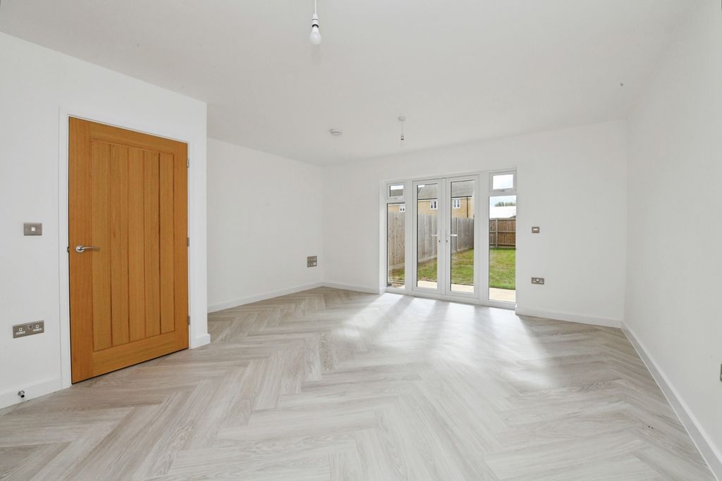 Property photo 2 of 11 Reception Room