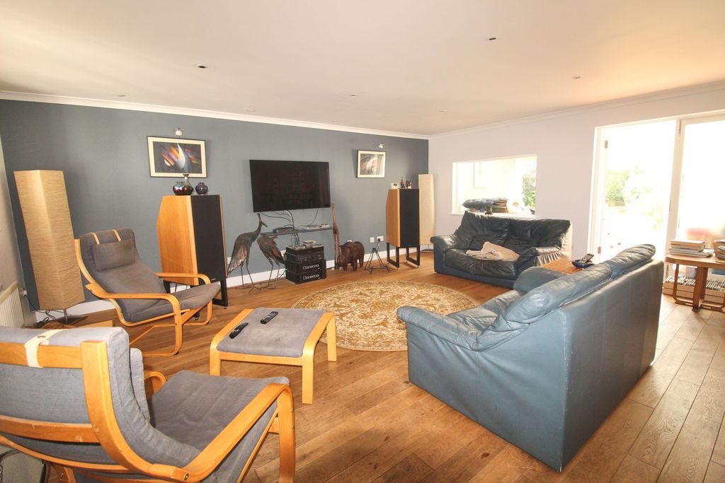 Property photo 2 of 20 Img_0901