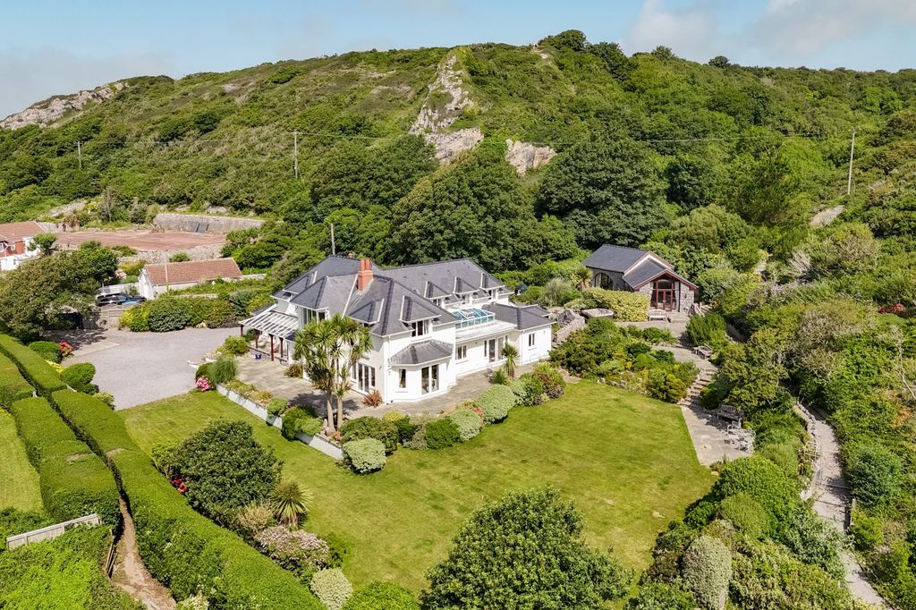Property photo 1 of 53