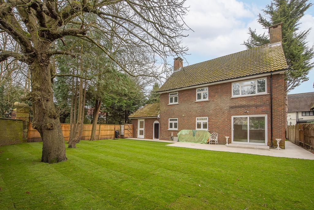 Property photo 3 of 25