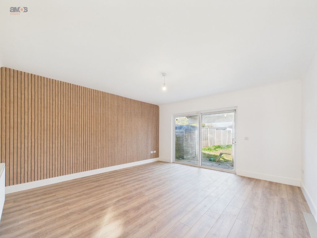 Property photo 3 of 9 4958567