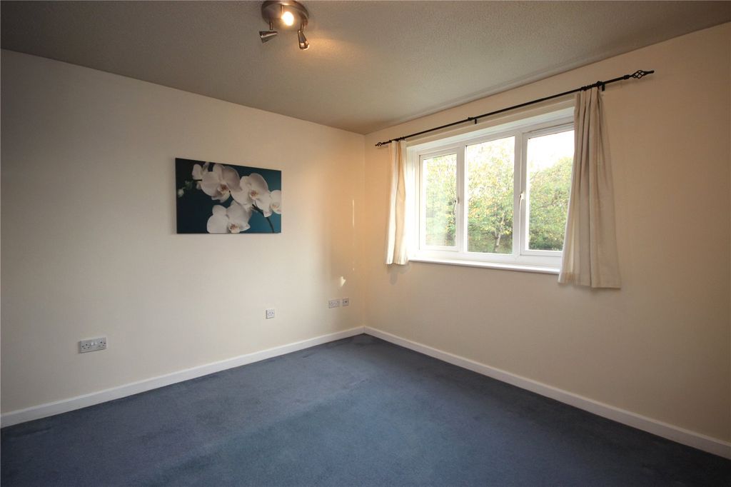 Property photo 3 of 6 Picture No. 11