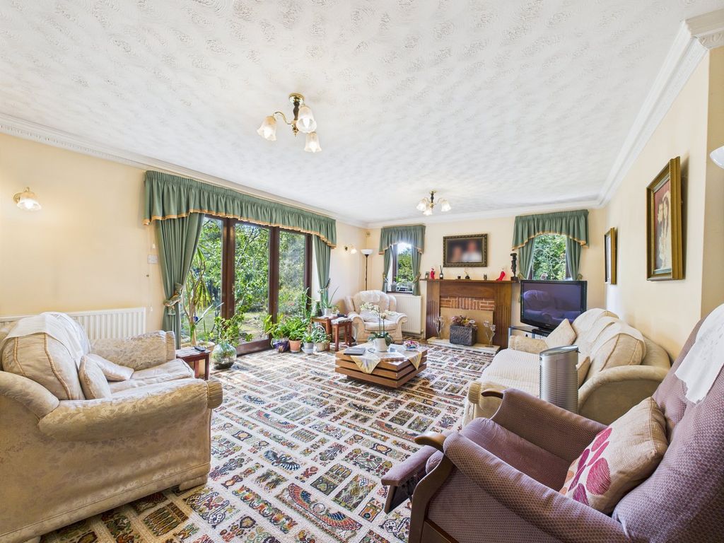 Property photo 3 of 27