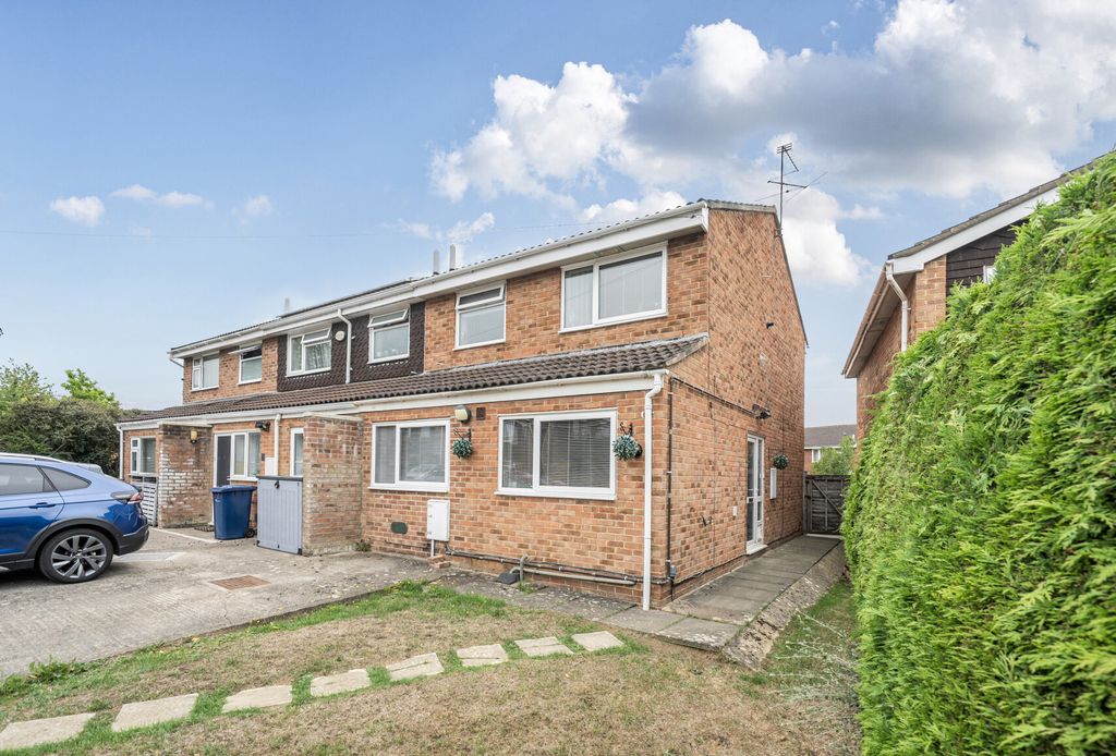 Property photo 1 of 17 1332208-2-6890798...