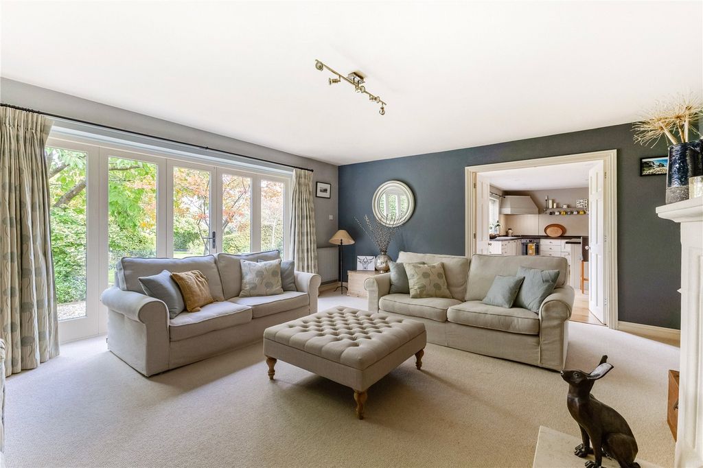 Property photo 3 of 22 Sitting Area