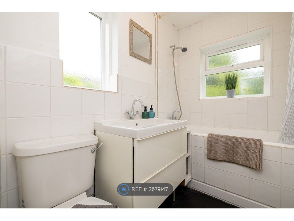 Property photo 2 of 9 Shower Over Bath