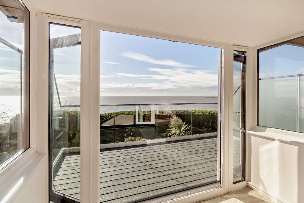 Property photo 1 of 38 8664256-Interior05-800