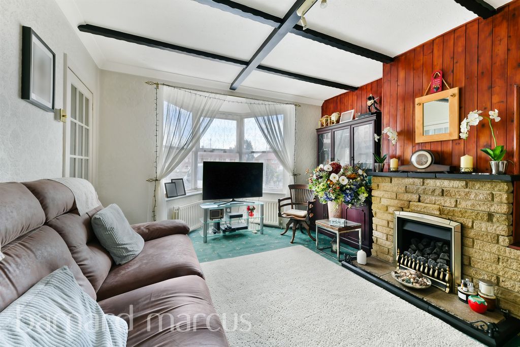 Property photo 3 of 17