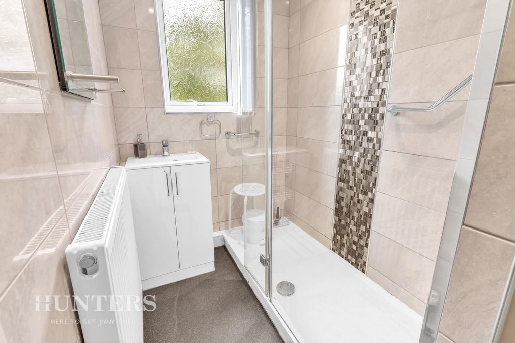 Property photo 3 of 20 Bathroom