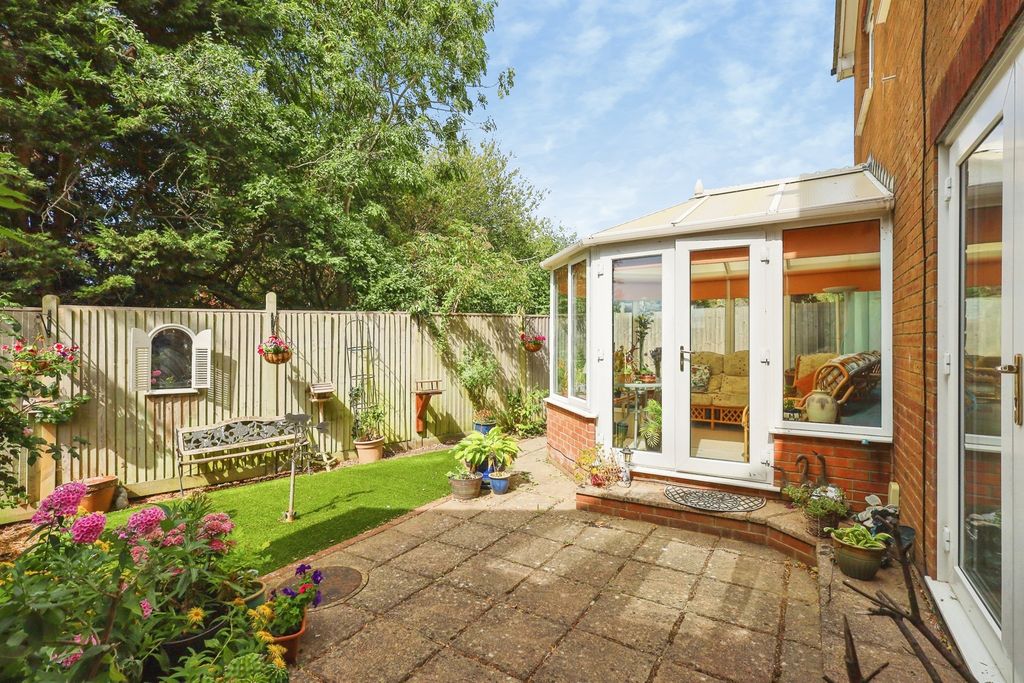 Property photo 2 of 14