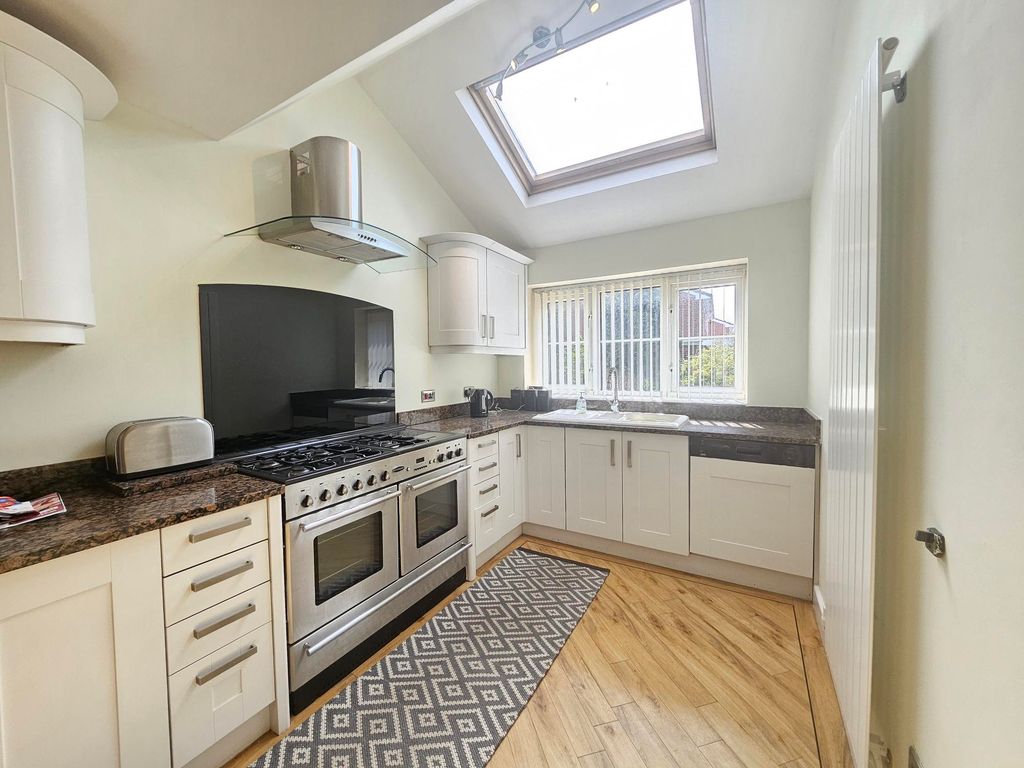 Property photo 3 of 48 Image