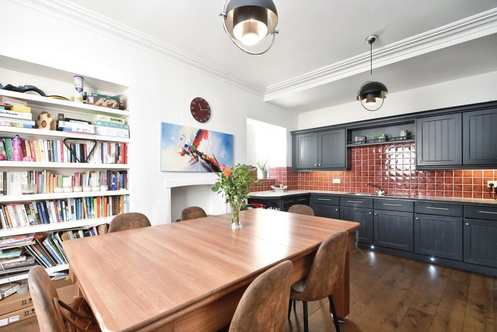 Property photo 3 of 20 Pbox-Img.Jpg