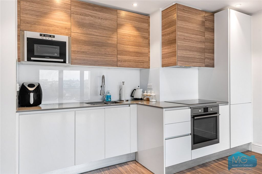 Property photo 3 of 22 Picture No. 26