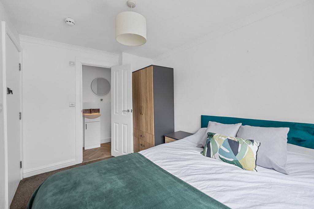 Property photo 1 of 5 0004