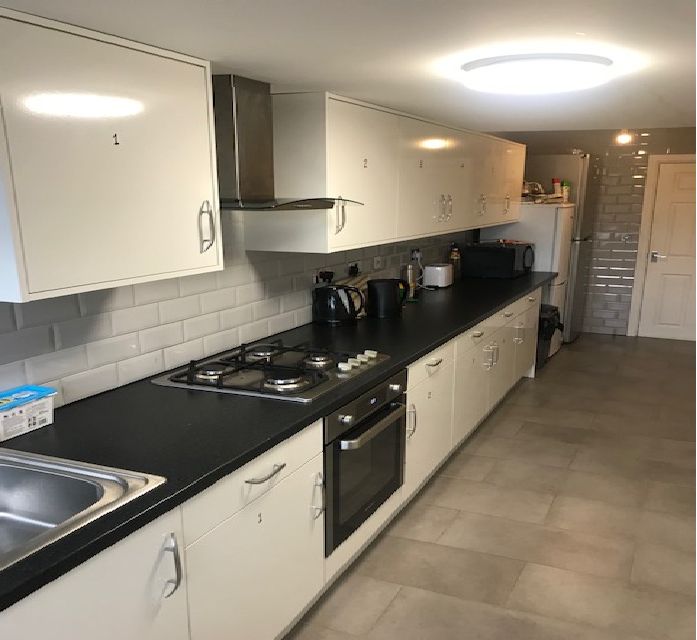 Property photo 2 of 18 Kitchen