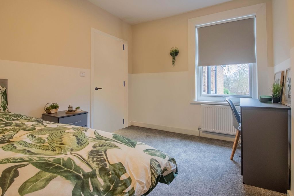 Property photo 3 of 10 E-5