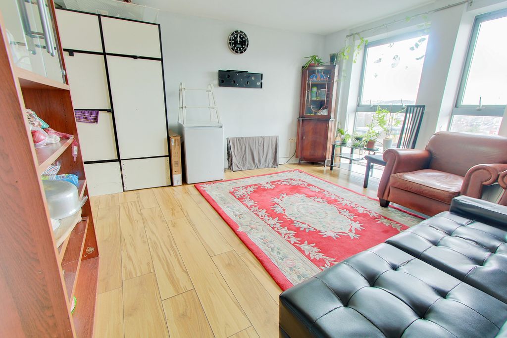 Property photo 1 of 10 Photo 10