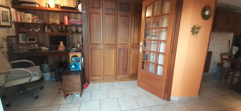 Property photo 2 of 25