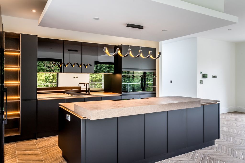 Property photo 3 of 29 Clarence House-75