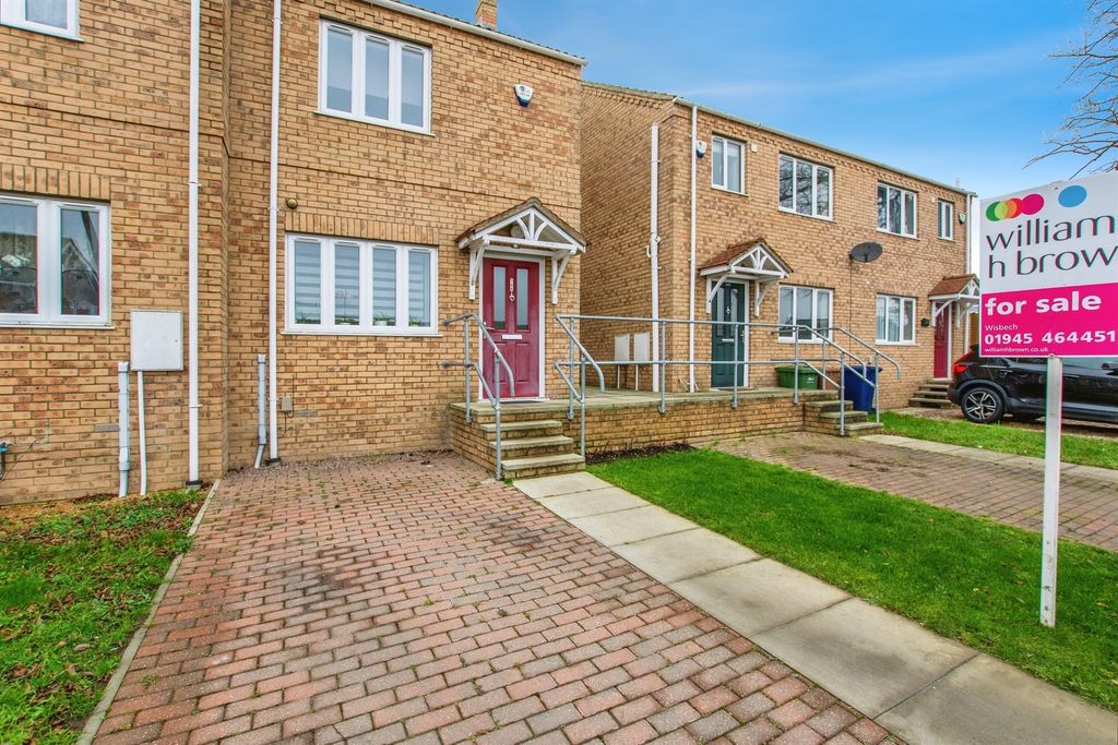 Property photo 1 of 11