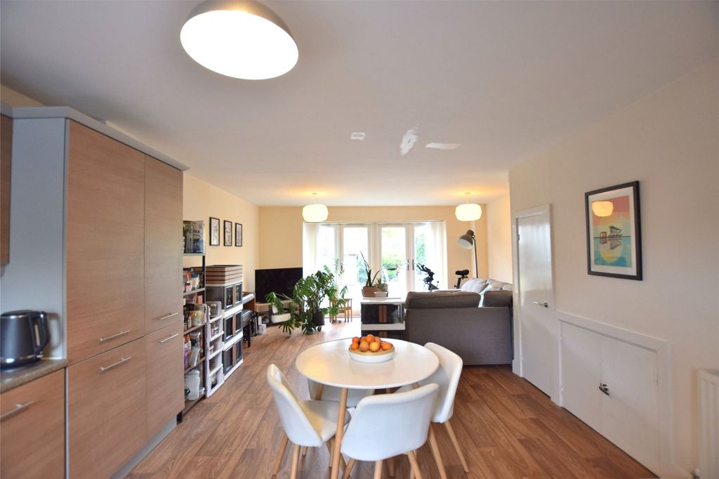 Property photo 2 of 10 Dining Kitchen/Living Room