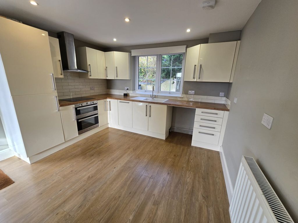 Property photo 2 of 6 Whatsapp Image 2025-12-01 At 14