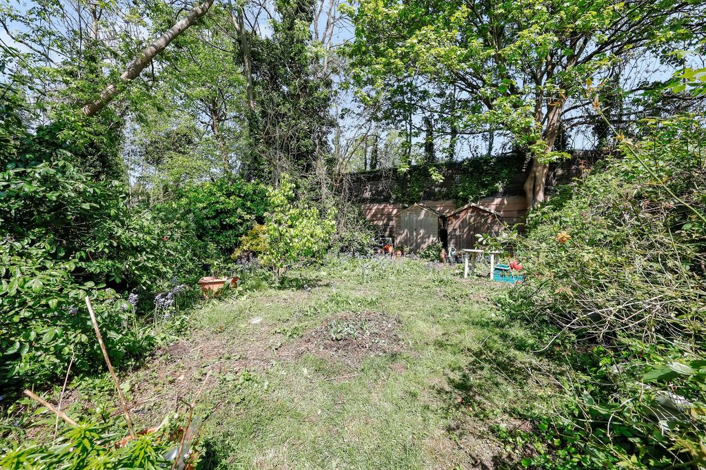 Property photo 2 of 8